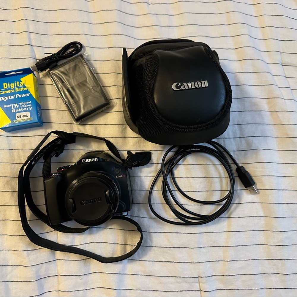 Canon SX40 HS Camera - Picture 7 of 7